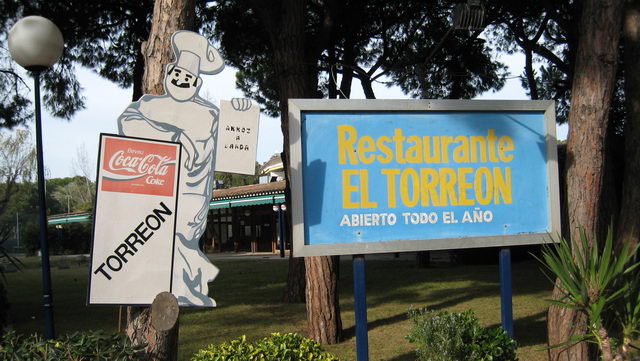 Carteles del restaurante EL TORRE&Oacute;N de Gav&agrave; Mar (25 de diciembre de 2007)
